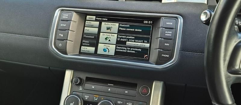 Used Land Rover Range Rover evoque Pure 188 HP (138 kW) 2014 Santorini black SUV