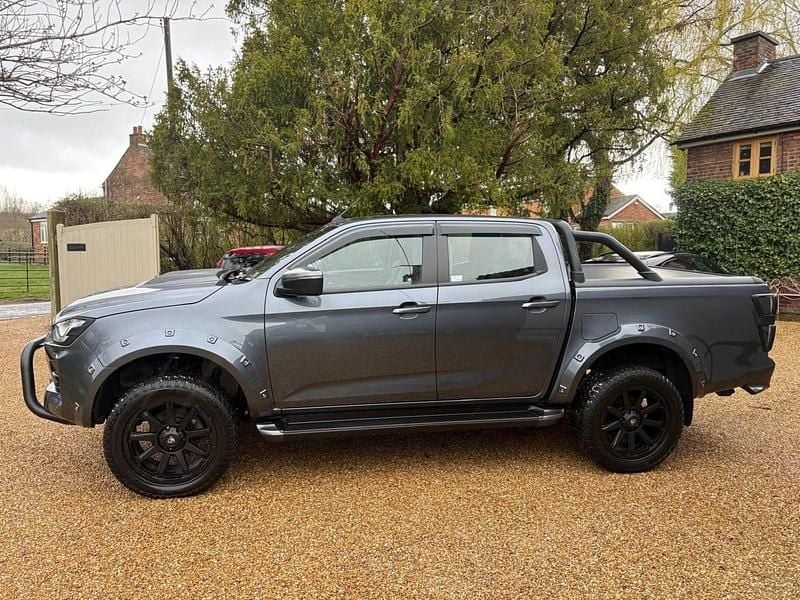 Used Isuzu D-Max 163 HP (119 kW) 2022 Grey Pickup