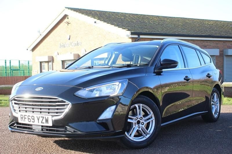 Used Ford Focus Zetec 95 HP (69 kW) 2019 Black Estate