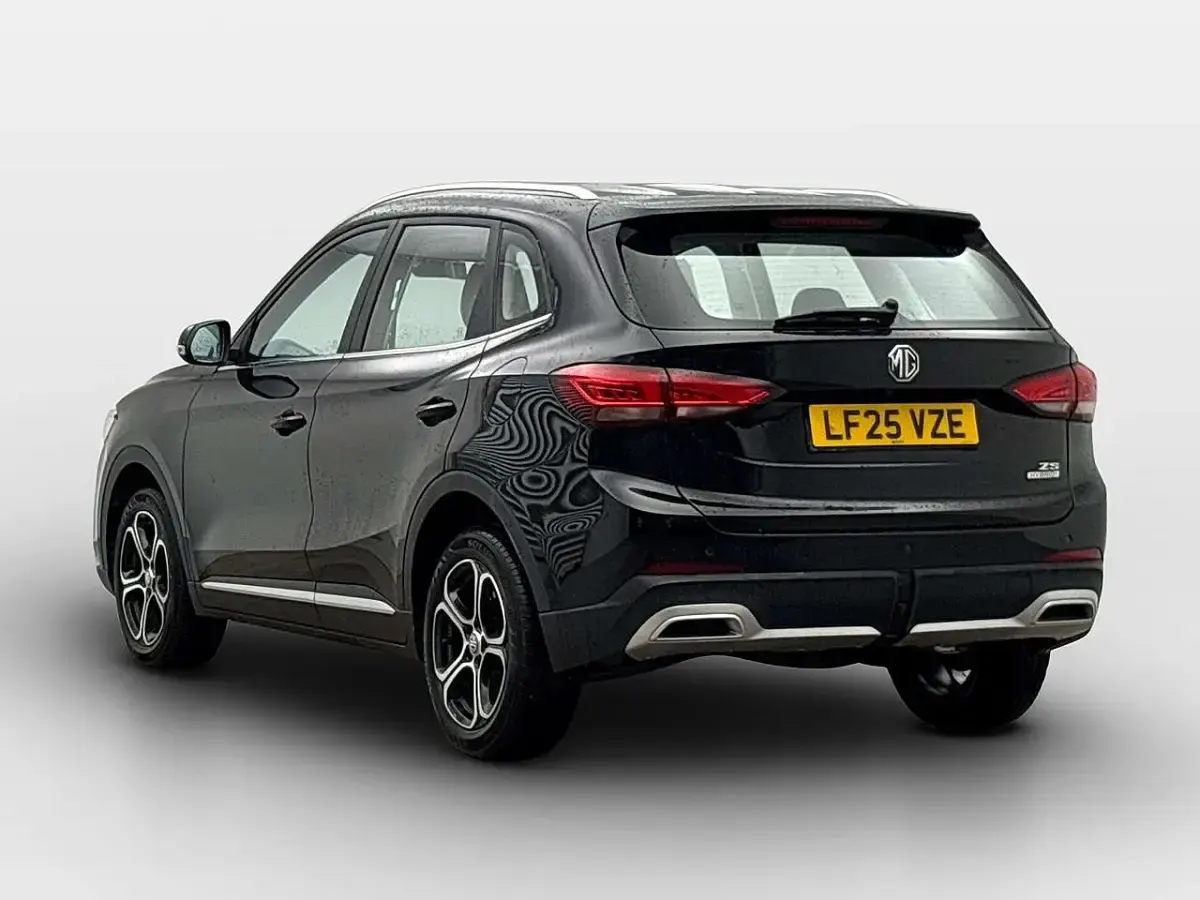 Usado MG ZS SE 196 HP (144 kW) 2025 Preto SUV