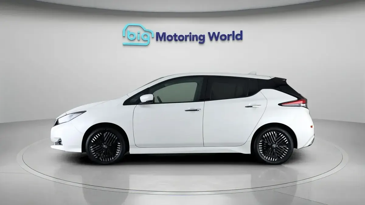 Used Nissan Leaf Tekna 110 kW (150 HP) 2023 White Hatchback