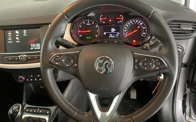 Used Vauxhall Crossland X S 83 HP (61 kW) 2020 Grey SUV