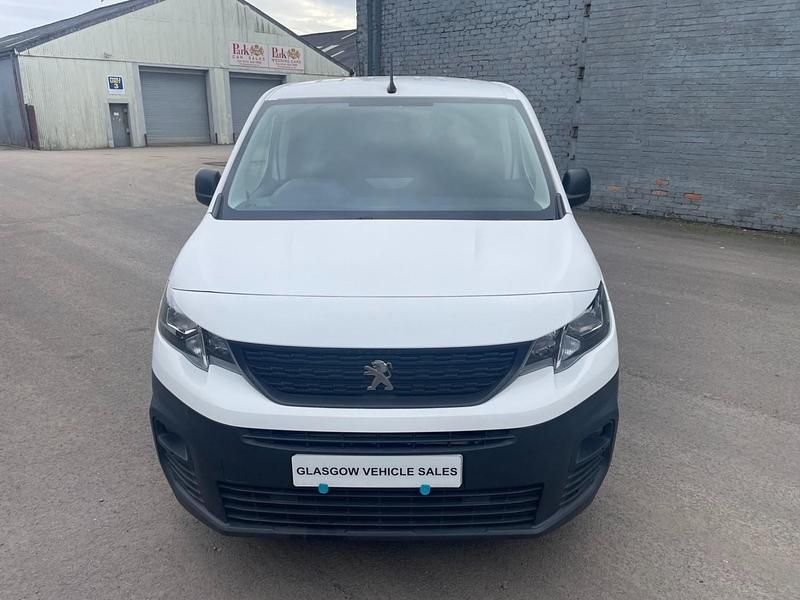 Used Peugeot Partner 2020 White MPV