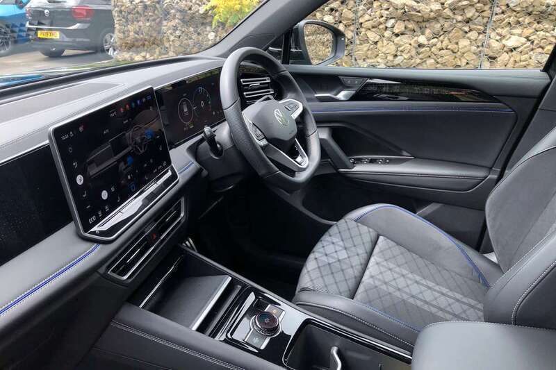 Image 2/4