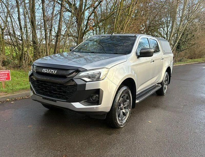 New 2025 Isuzu D-Max Pickup | £41,489 (Expensive) - Image 1/4