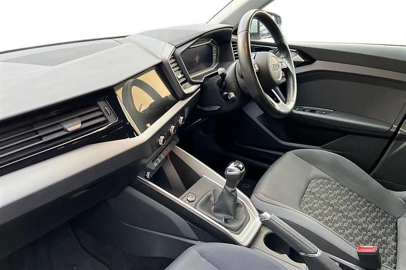 Used Audi A1 Sport 110 HP (80 kW) 2023 Silver Hatchback