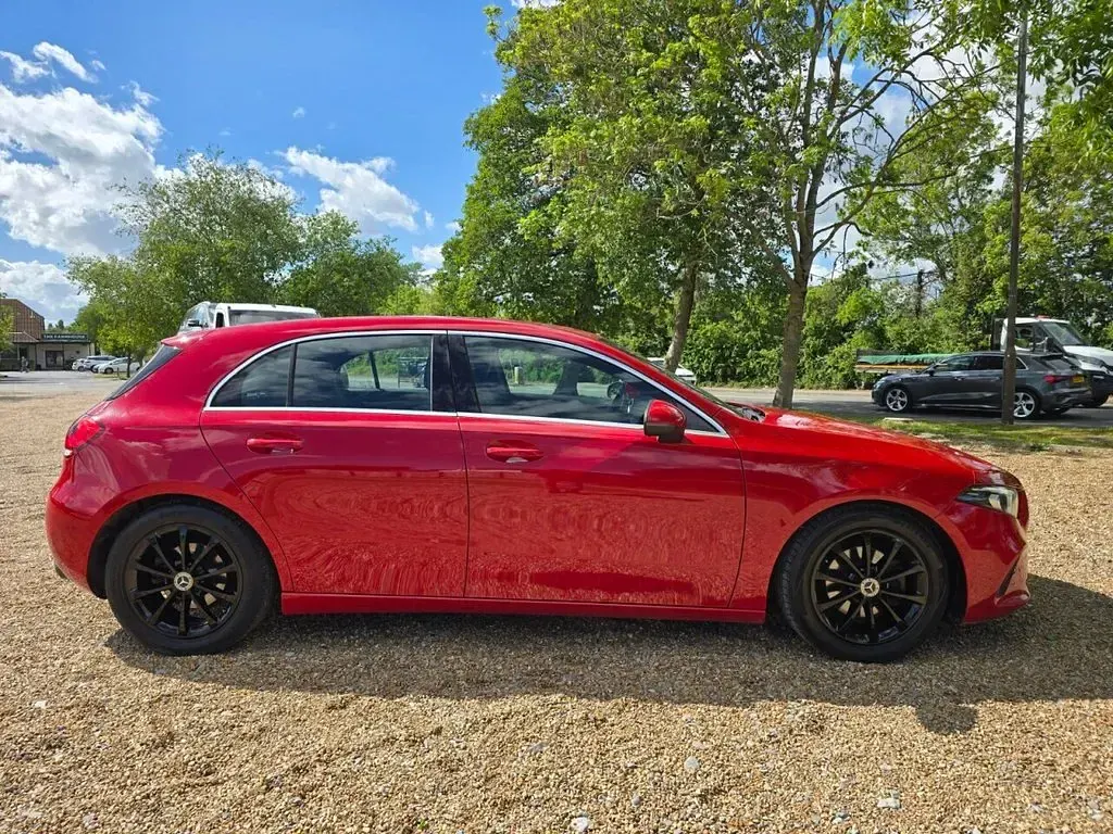 Used Mercedes A180 Executive 116 HP (85 kW) 2018 Red Hatchback