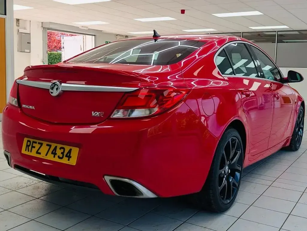 Second-hand Vauxhall Insignia 2014 Roșu Berlinǎ
