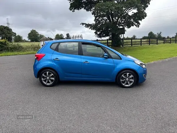 Used Hyundai ix20 SE 88 HP (64 kW) 2017 Blue Hatchback