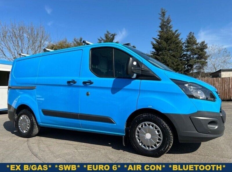 Blue Used 2017 Ford Transit Custom | £9,000 (Good price) - Image 1/4