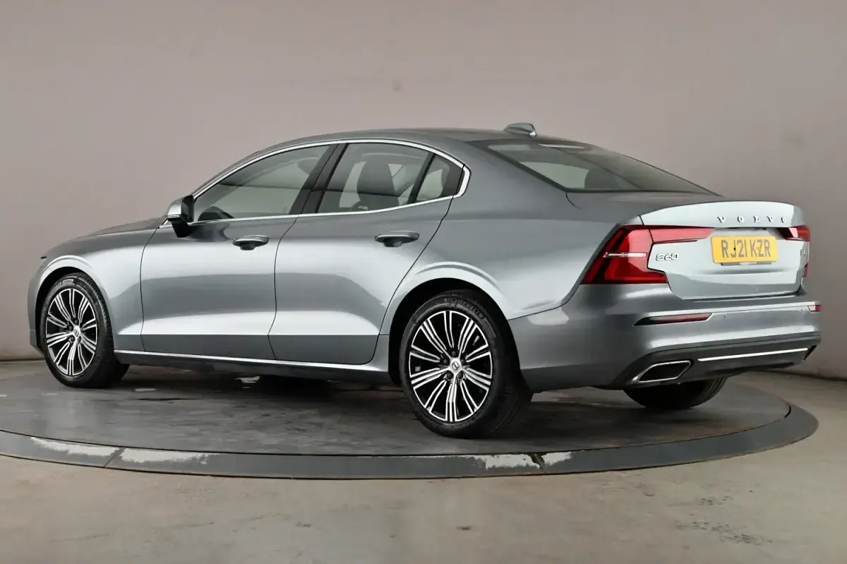 Used Volvo S60 Inscription 250 HP (183 kW) 2021 Grey Sedan