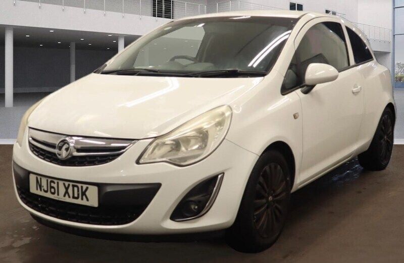 White Used 2011 Vauxhall Corsa Excite Hatchback | £2,499 (Good price) - Image 1/1
