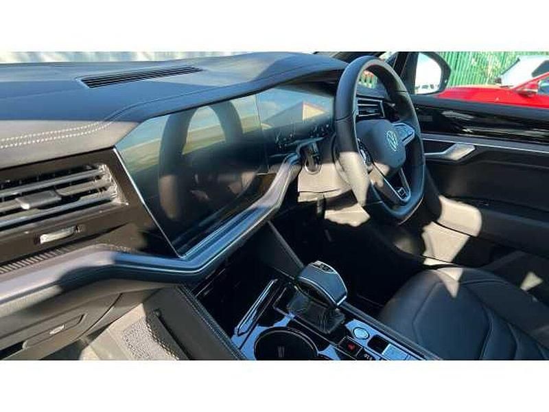 Used VW Touareg Black Edition 286 HP (210 kW) 2024 Silver SUV