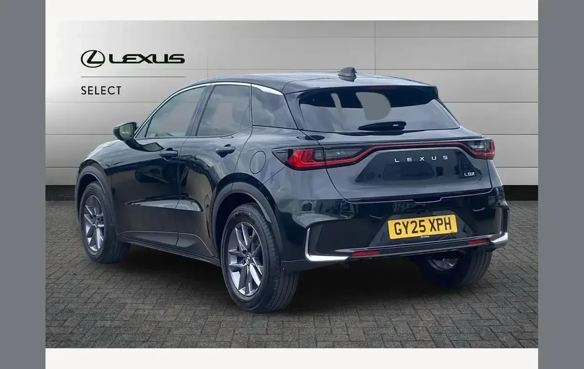 Używany Lexus LBX 136 KM (100 kW) 2025 Czarny SUV