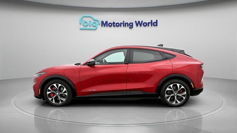 Usado Ford Mustang Mach-E Standard Range 194 kW (265 HP) 2022 Vermelho SUV