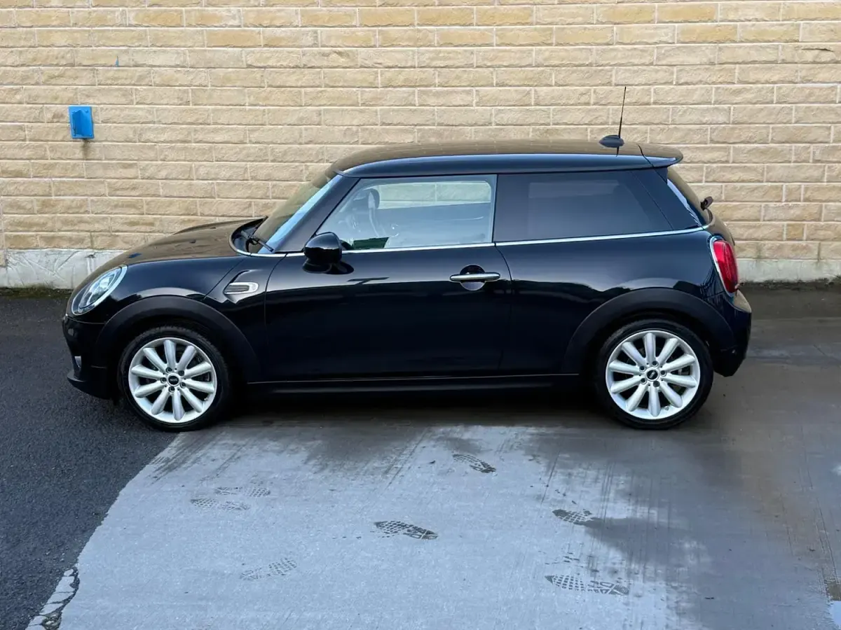 Used Mini Cooper D Hatch 2018 Black Hatchback