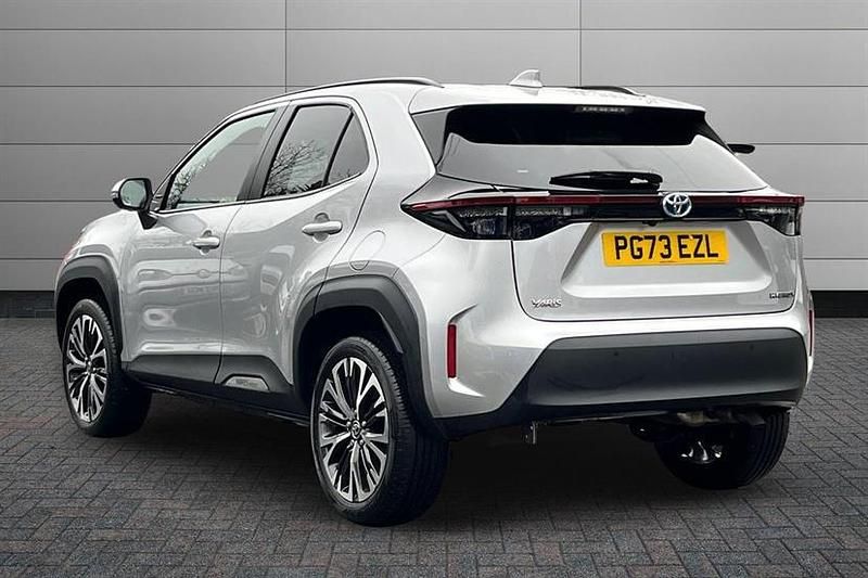 Used Toyota Yaris Cross 116 HP (85 kW) 2024 Silver SUV