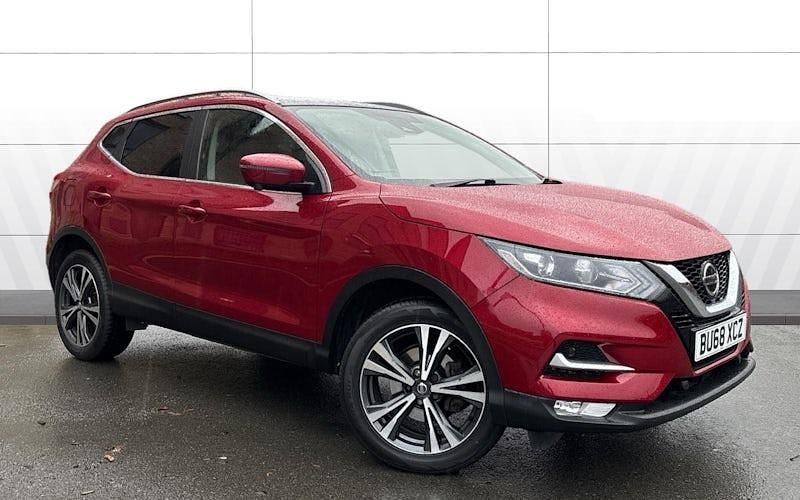 Red Used 2018 Nissan Qashqai N-Connecta SUV | £11,813 (Fair price) - Image 1/3