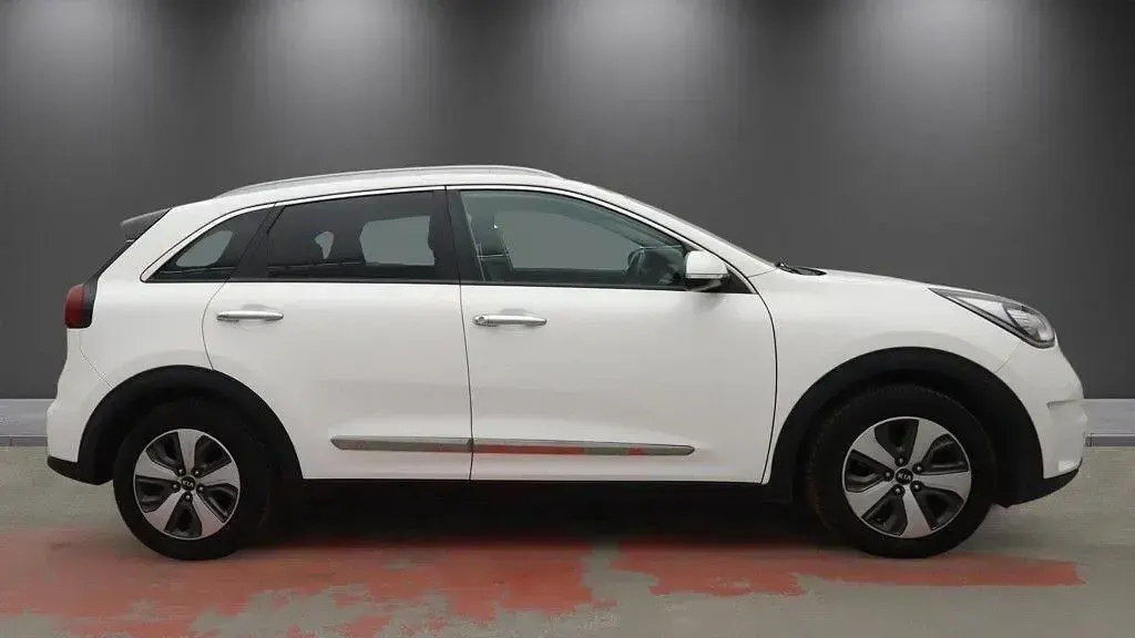 Gebraucht Kia Niro 139 PS (102 kW) 2018 Weiß SUV