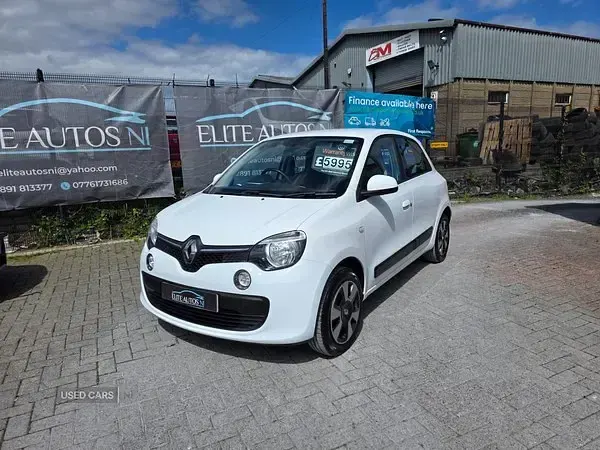 Second-hand Renault Twingo Play 70 CP (51 kW) 2017 Alb Hatchback