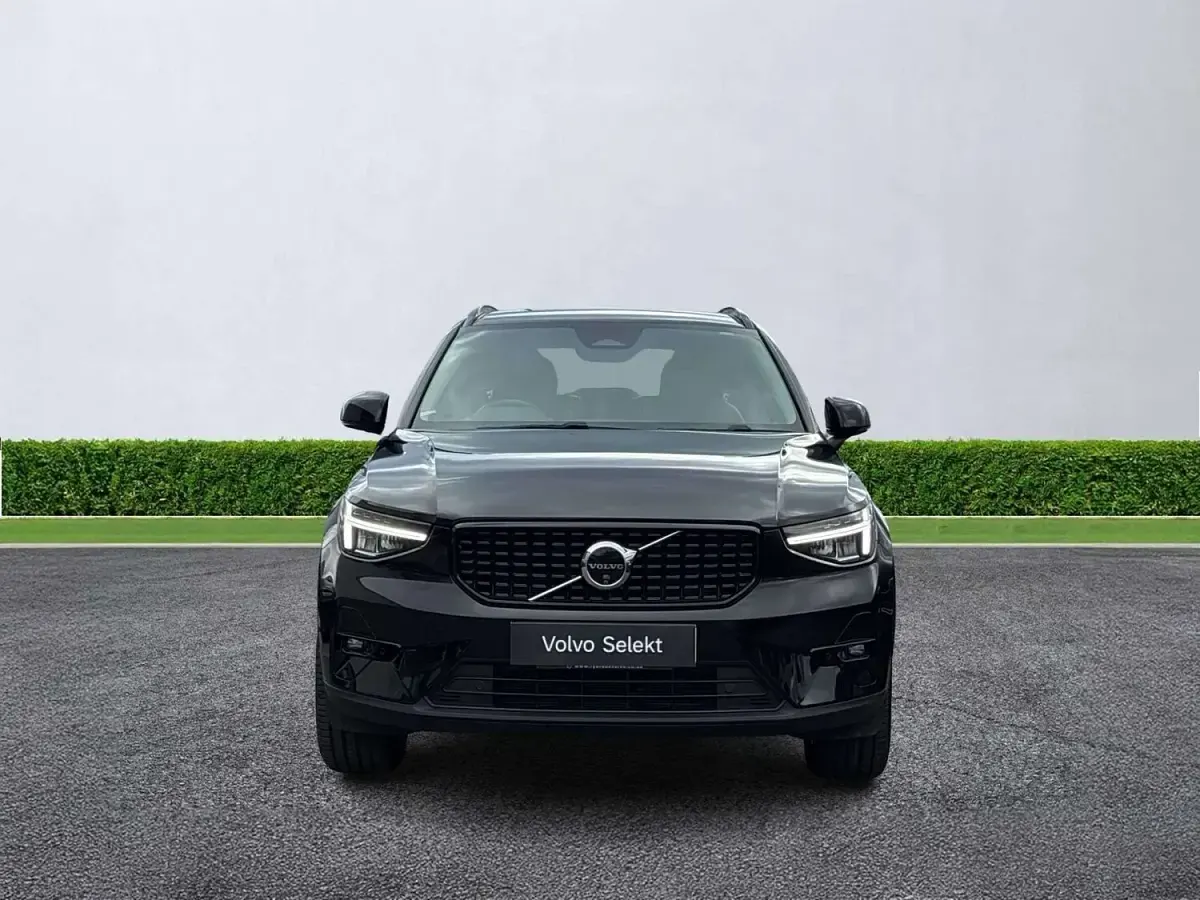 Used Volvo XC40 Plus 163 HP (119 kW) 2023 Black SUV