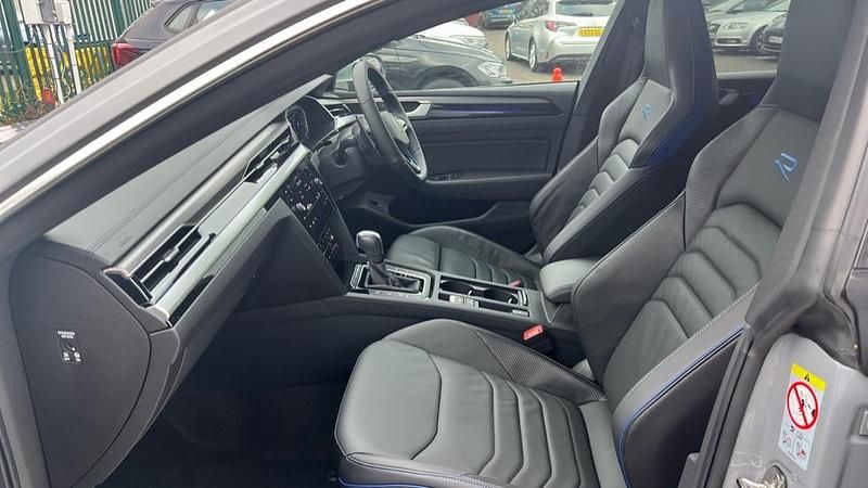 Image 2/4