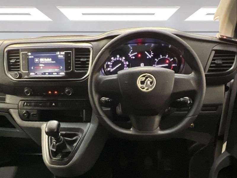 Used Vauxhall Vivaro Edition 120 HP (88 kW) 2020 White MPV