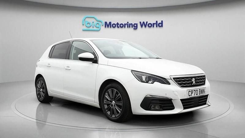 Used Peugeot 308 Allure Premium 130 HP (95 kW) 2021 White Hatchback