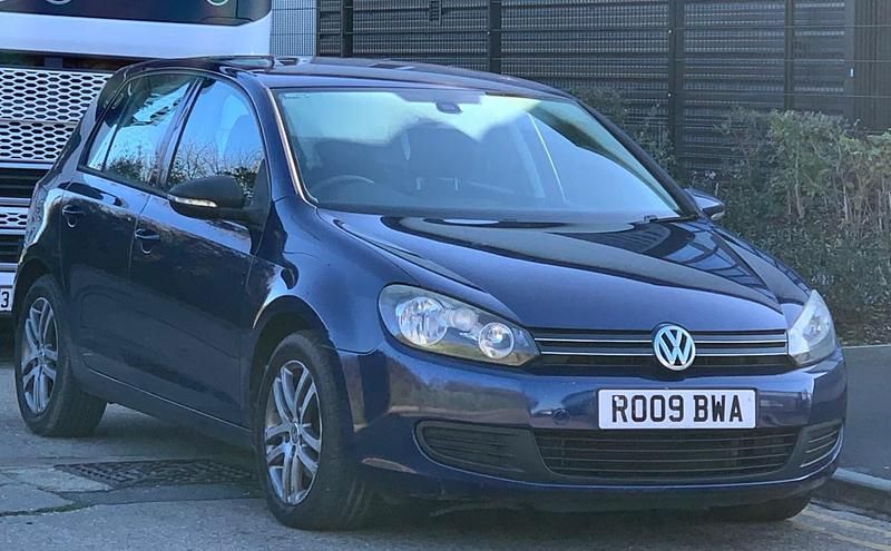Blue Used 2009 VW Golf VI SE Hatchback | £2,250 (Fair price) - Image 1/4
