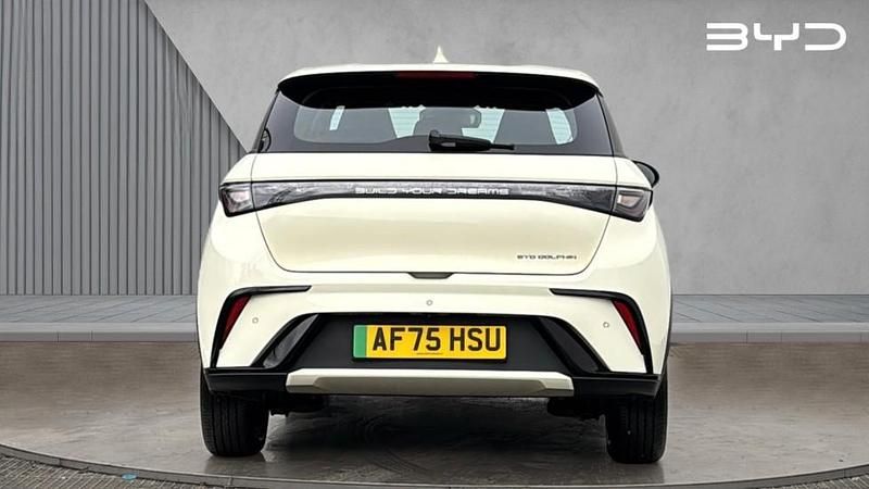 New BYD Dolphin Active 69 kW (95 HP) 2025 Solid  cream white Hatchback