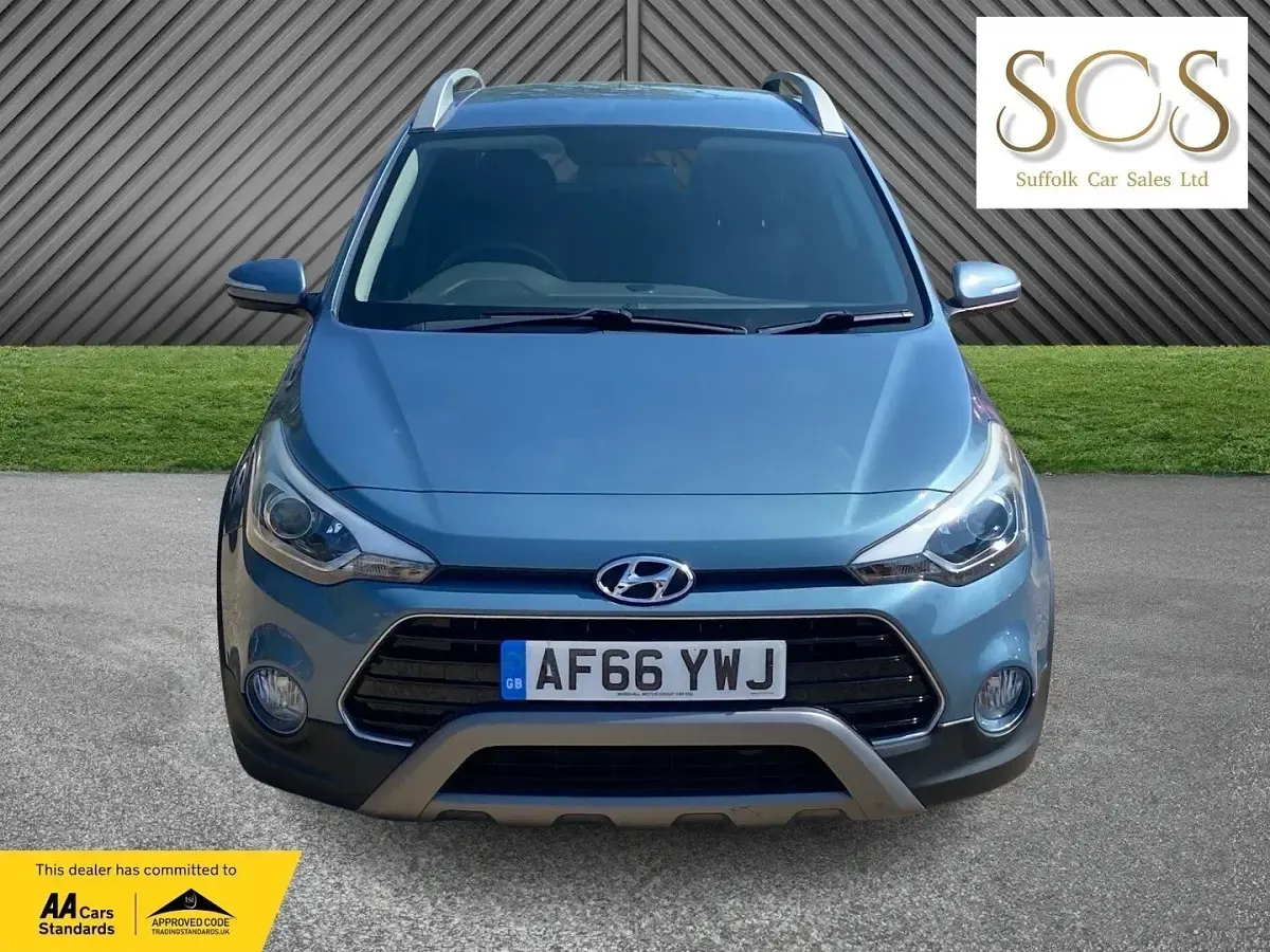 Used Hyundai i20 Active 100 HP (73 kW) 2016 Blue Hatchback