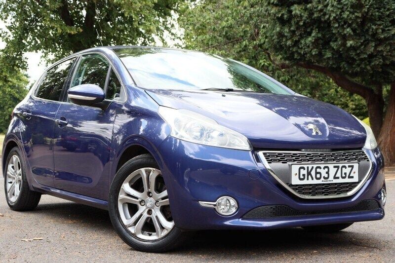 Blue Used 2013 Peugeot 208 Allure Hatchback | £4,200 (Fair price) - Image 1/4