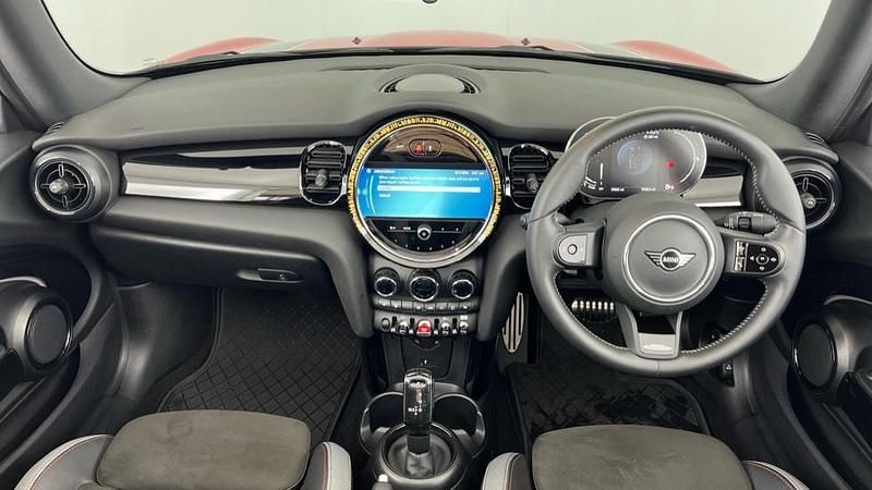 Used Mini Cooper Sport 134 HP (98 kW) 2023 Red Hatchback