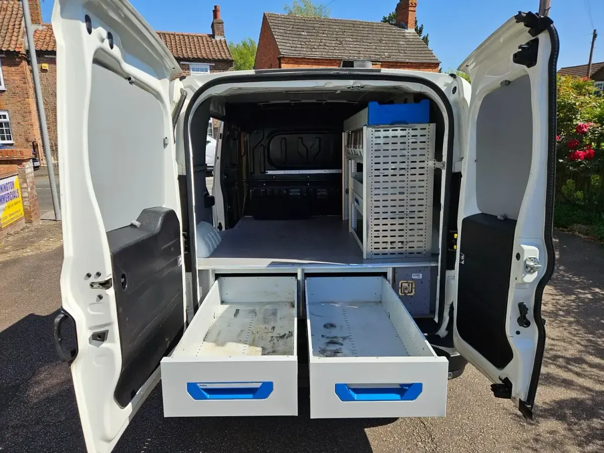Usado Vauxhall Combo S 95 HP (69 kW) 2017 Branco Monovolume
