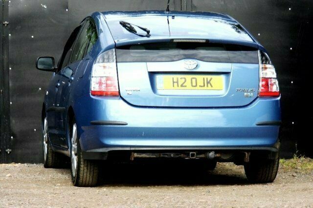 Used Toyota Prius 76 HP (55 kW) 2004 Hatchback