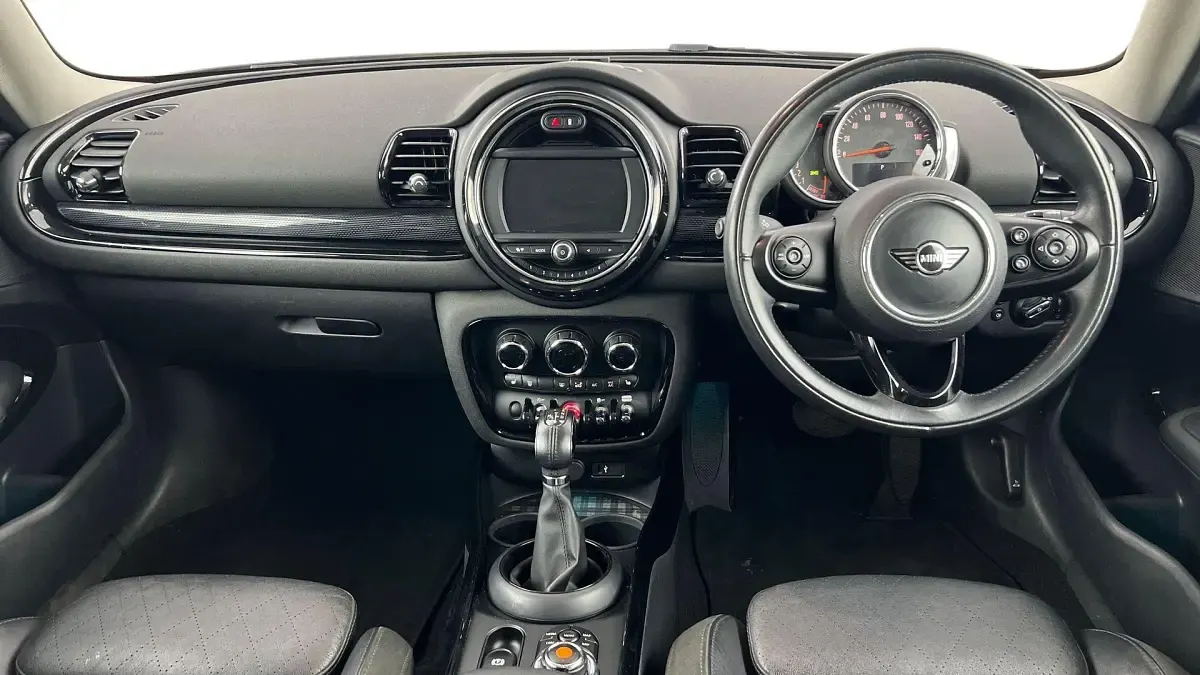 Gebraucht Mini Cooper Clubman 134 PS (98 kW) 2018 Schwarz Kombi