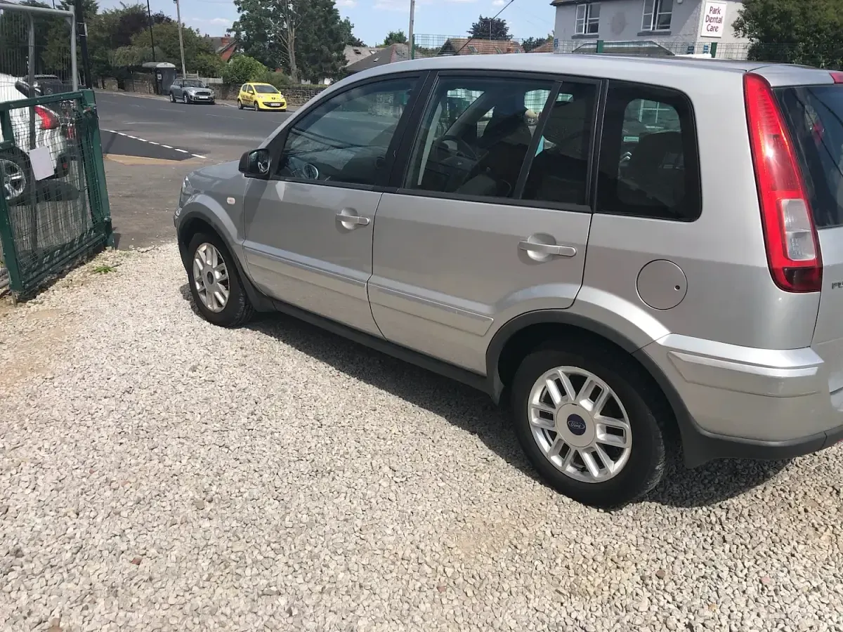 Used Ford Fusion Zetec 101 HP (74 kW) 2009 Silver Hatchback
