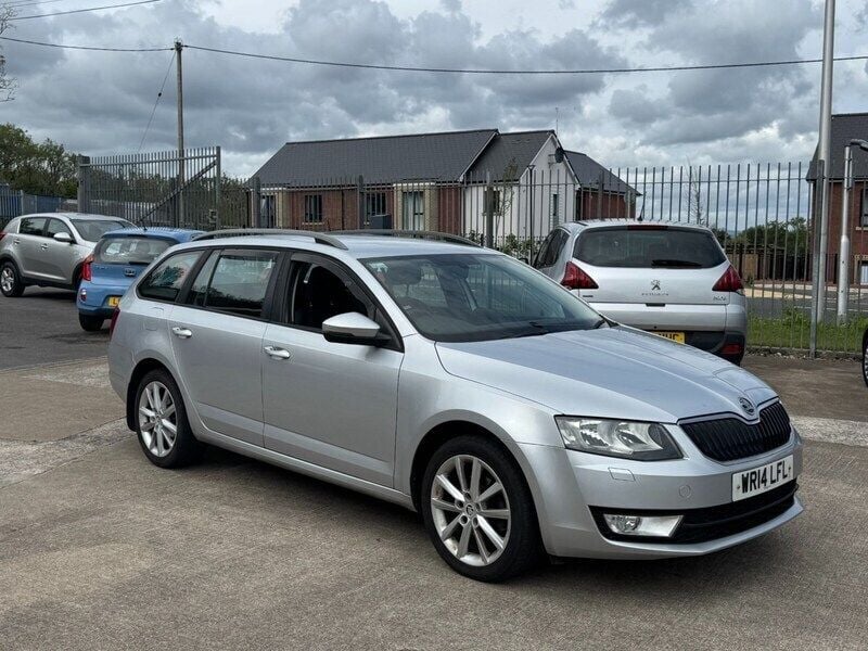 Silver Used 2014 Skoda Octavia Elegance Estate | £7,490 (Super price) - Image 1/4