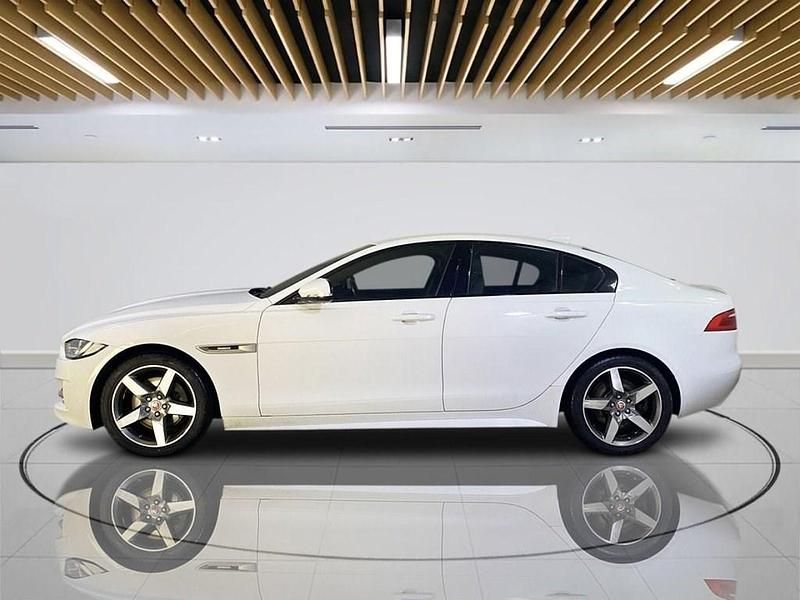 Used Jaguar XE R-Sport 250 HP (183 kW) 2019 White Sedan
