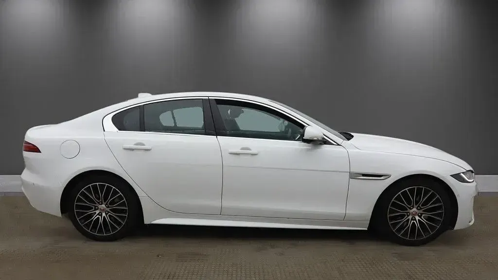 Used Jaguar XE R-Dynamic 204 HP (150 kW) 2021 White Sedan