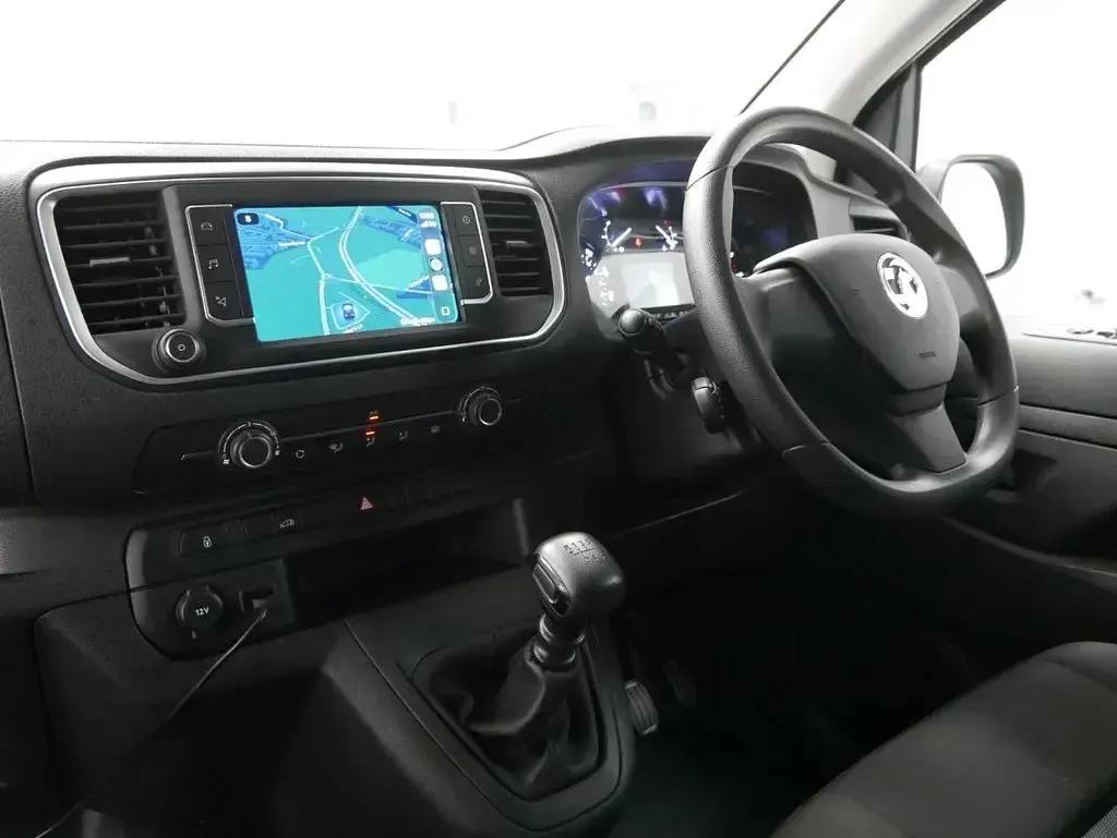 Used Vauxhall Vivaro Edition 100 HP (73 kW) 2023 White MPV
