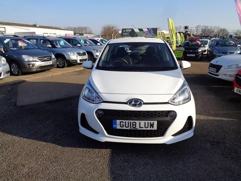 White Used 2018 Hyundai i10 SE Hatchback | £6,495 (Fair price) - Image 1/4