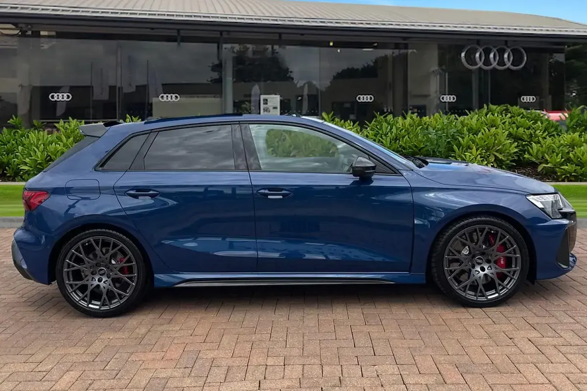 New Audi RS3 Comfort 400 HP (294 kW) 2026 Blue Sedan