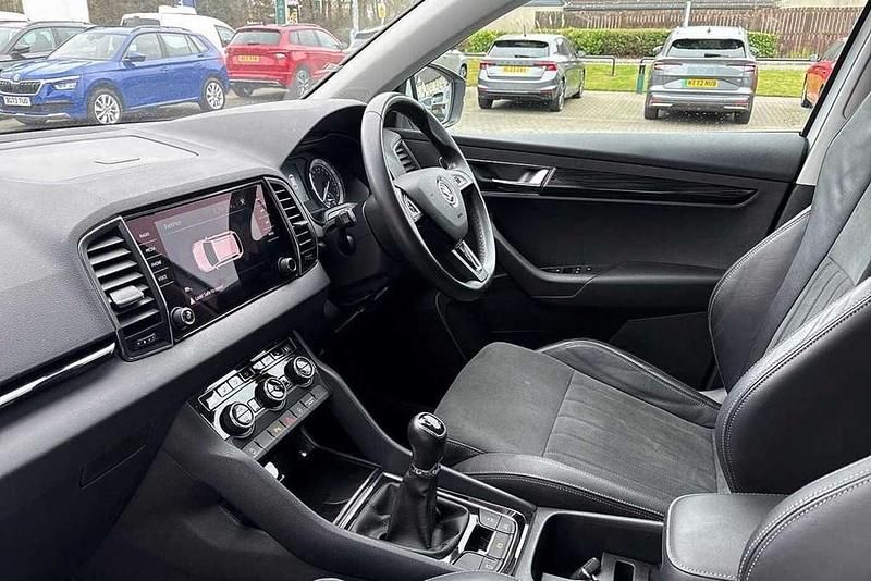 Used Skoda Karoq SE L 116 HP (85 kW) 2019 Moon white metallic SUV