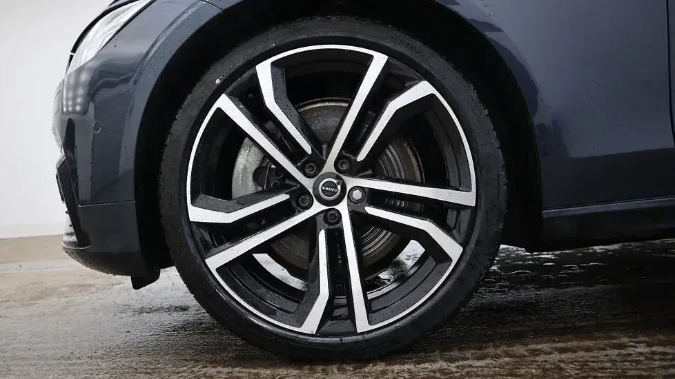 Used Volvo V90 Ultimate 247 HP (181 kW) 2023 Blue Estate