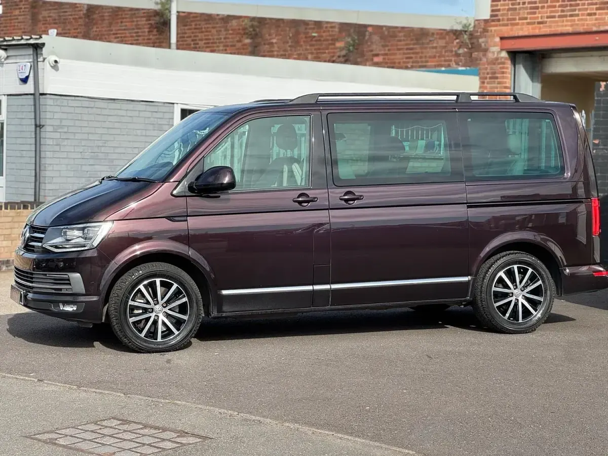 Used VW Caravelle Executive 199 HP (146 kW) 2016 Mauve/purple Van