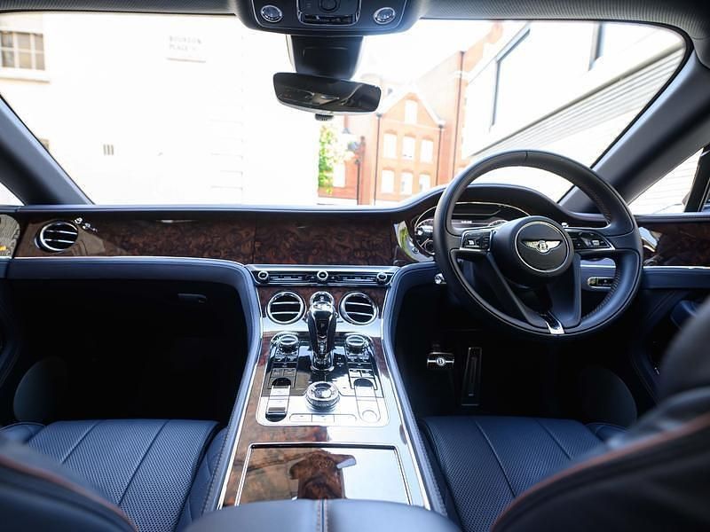 Used Bentley Continental 550 HP (404 kW) 2020 Blue Coupe