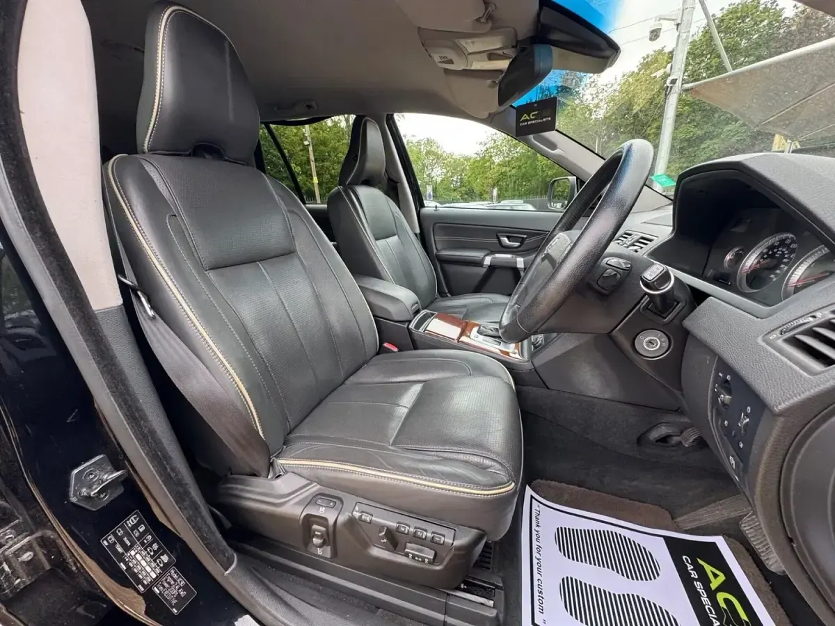 Used Volvo XC90 Executive 200 HP (147 kW) 2011 Black SUV