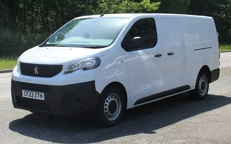 Usado Peugeot Expert Premium 102 HP (75 kW) 2023 Van