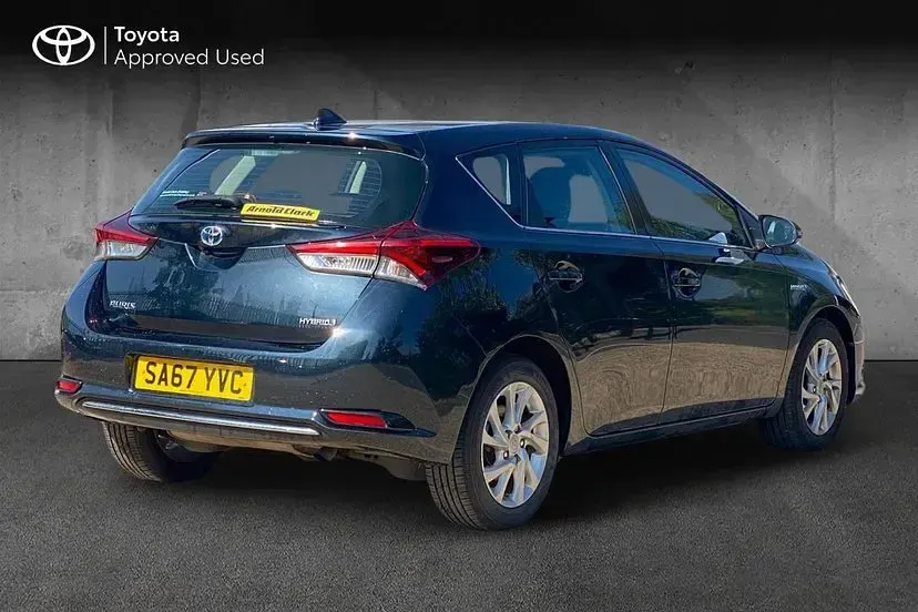 Used Toyota Auris Hybrid Business Edition 136 HP (100 kW) 2017 Grey Hatchback